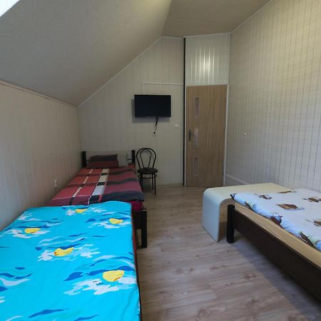Pokoje Goscinne "U Karola" Pracownicze Ścinawa Dış mekan fotoğraf