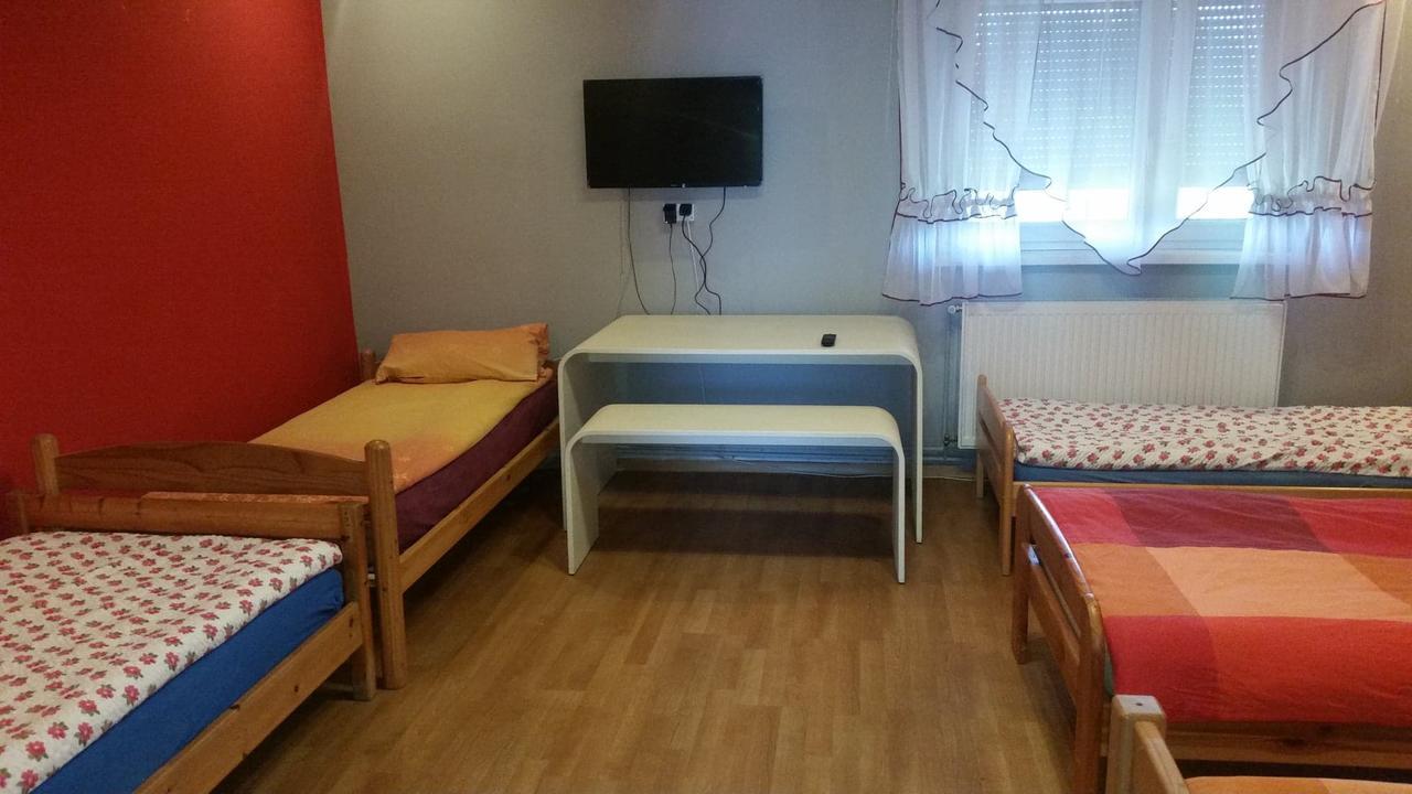 Pokoje Goscinne "U Karola" Pracownicze Ścinawa Dış mekan fotoğraf